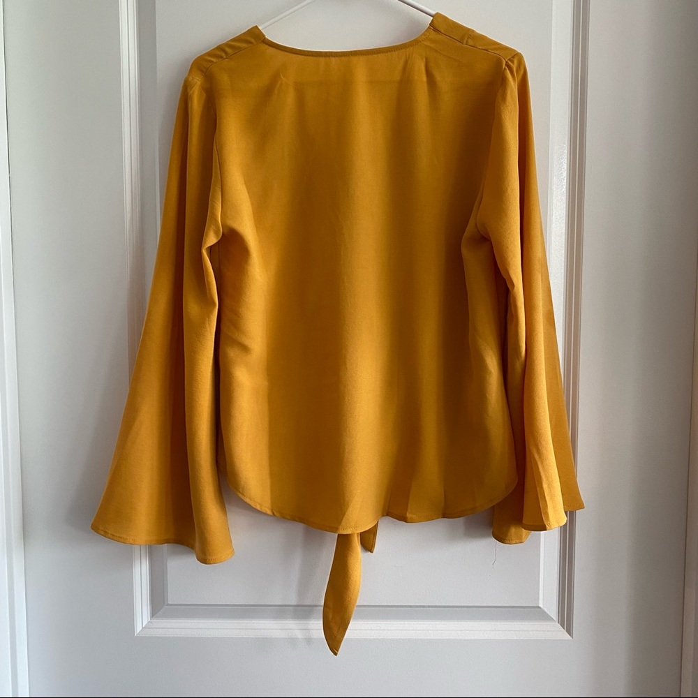 NWOT Button down tie front blouse - Picture 9 of 9